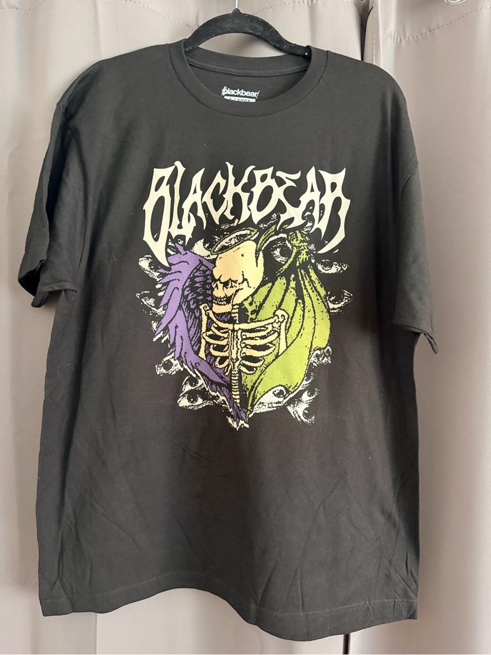 Men’s Black Short-Sleeve Graphic Tee with Purple & Lime Skull Artwork